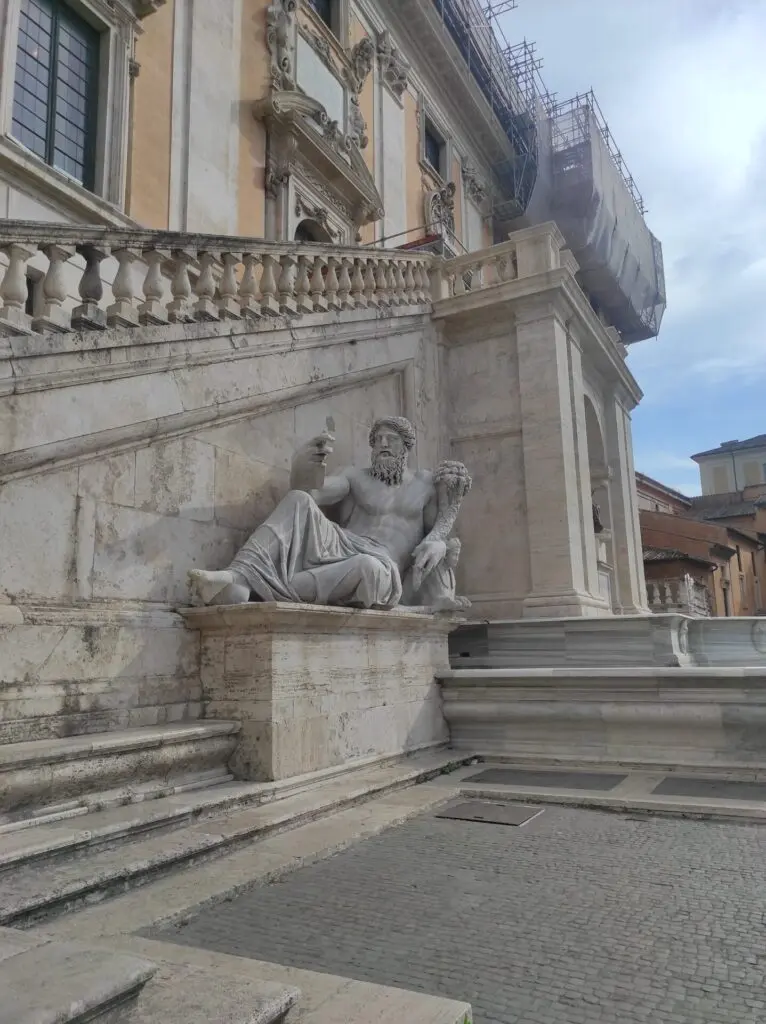 statue-capitole